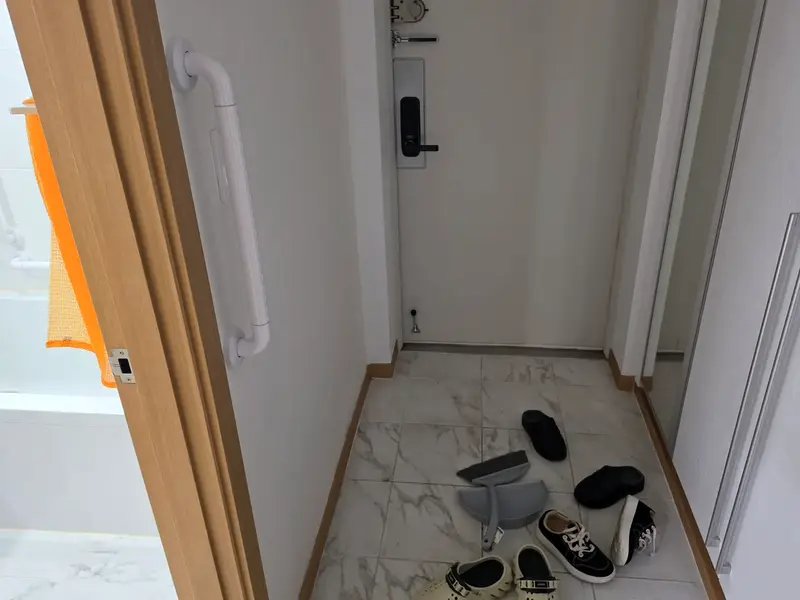 방에서 욕실까지, 길 전체에 손잡이 시공 사진 8